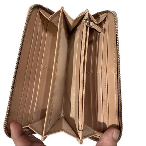 Coach Campbell Turnlock Leather Accordion Wallet - Pearlized Pink EUC - Picture 4 of 8